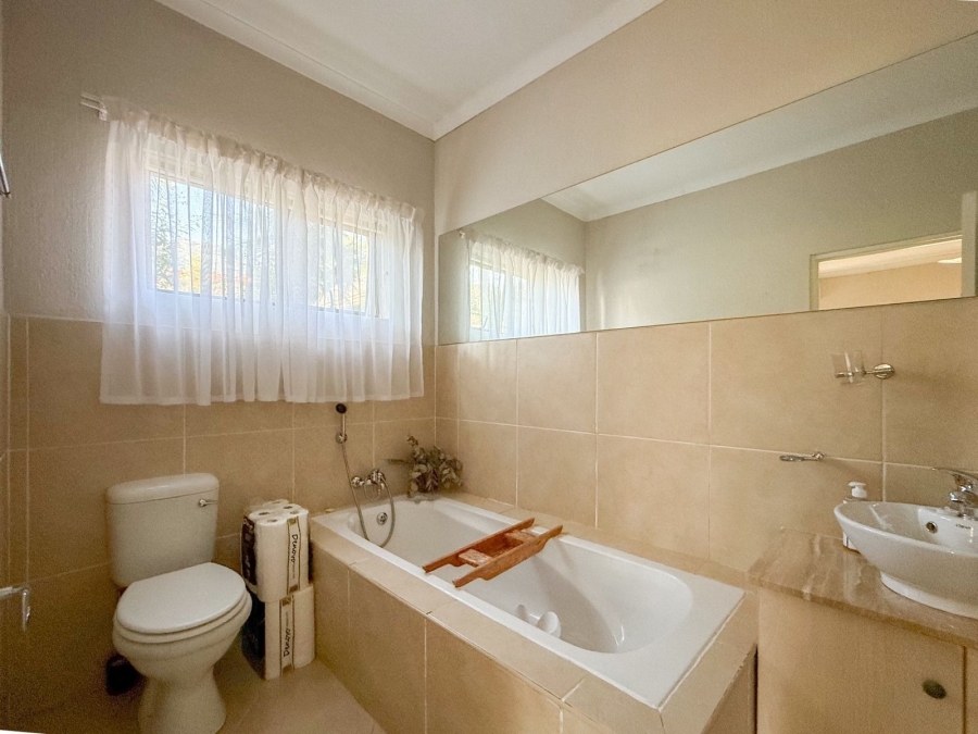 3 Bedroom Property for Sale in Kosmos Ridge North West